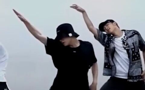 【LG cover vũ đạo】Video cover vũ đạo điệp khúc BTS-IDOL