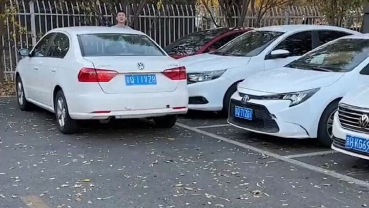 车被堵了用这方法来的比兔子都快！
