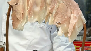 The light-transmitting Li Zhuang white meat, a thin slice dipped in sauce is super delicious! !