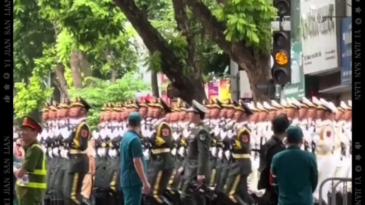 这个角度看过去，这身高差距好大