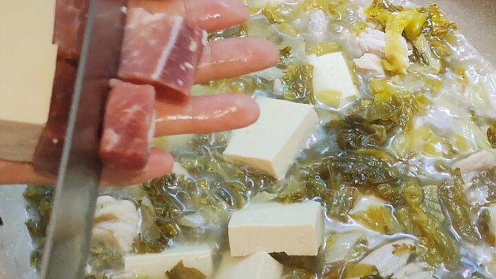 Wang Ganju: Eating pickled vegetables with boiled tofu—even the emperor can’t compare to me.
