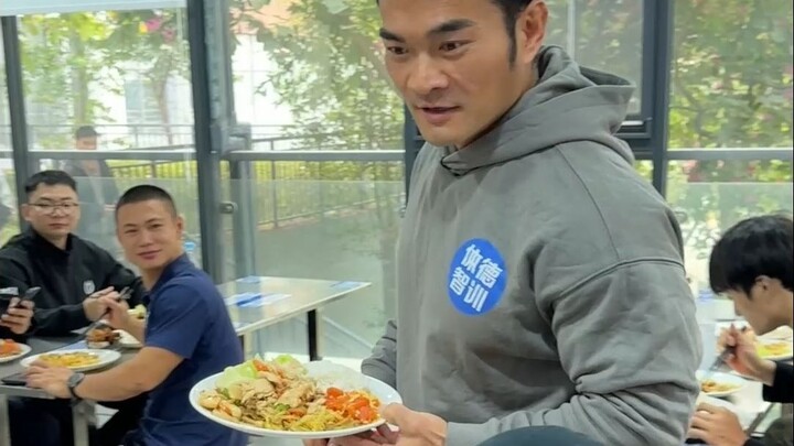 Khách sạn Thể Đức tại cơ sở Quảng Châu, anh em đánh giá ẩm thực ở đây được bao nhiêu điểm?