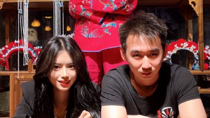 Tung một đồng xu, sấp ngửa nhé @Hà Đan Đồng, đi đánh sư tỷ của tôi đi, nếu làm vỡ thì tôi chịu đấy!!