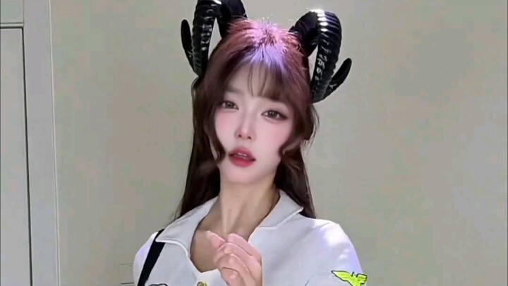 【Bộ sưu tập cô gái Đông Phương ❽】Tô Điềm Điềm: Mình xin gọi cô ấy là blogger múa bụng gợi cảm nhất, 