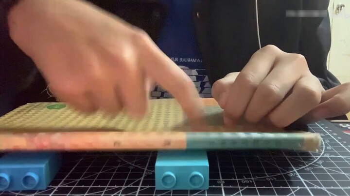 Saya benar-benar menggunakan buku pelajaran sekolah dasar untuk memainkan seribu bunga sakura? ? ? ?