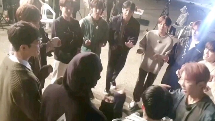 【SEVENTEEN】Permainan Ginseng Merah 2.0! (Bagian yang Dihapus dari Going) Masuk Kalau Nggak Takut Ter