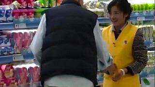 外国工程师爱上超市促销员，“我爱你  无关学历 身份，只因为你是你”