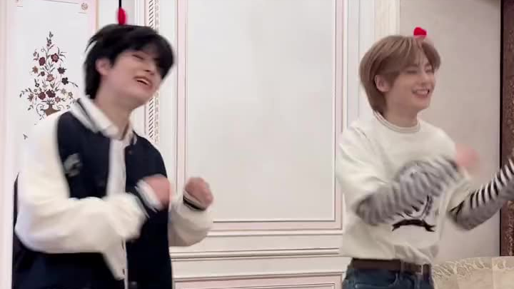 【Kim Seungmin & Liang Jingyin】Thử thách đáng yêu với độ ngọt bùng nổ!