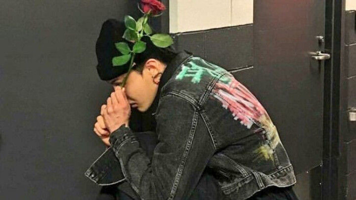 [G-Dragon] Bintang Dunia di Depan Minum Miras Palsu: Insiden Skizofrenia Besar!