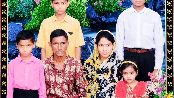 ফ্যামিলি অ্যালবাম ডি একটি গান তৈরি করেছি
