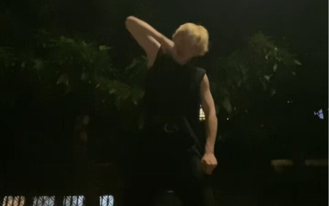 Điệu nhảy này thực sự điên rồ! ! Khiêu vũ vào ban đêm thật thú vị! Seventeen Man Junhui solo ca khúc