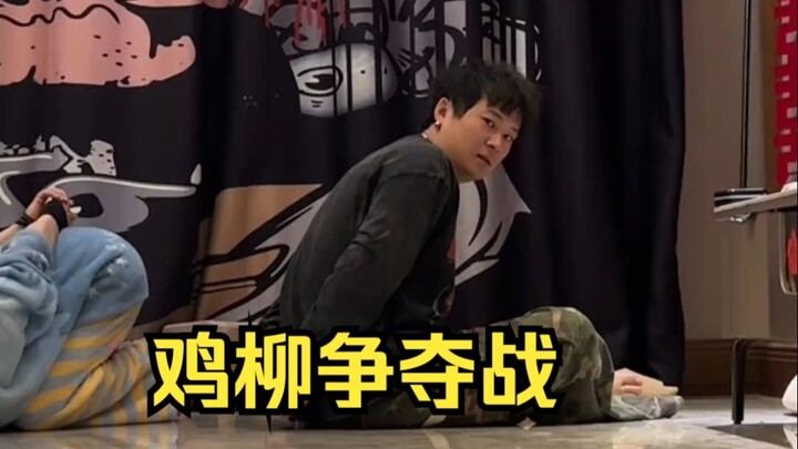 Tantangan Makan Tanpa Tangan!