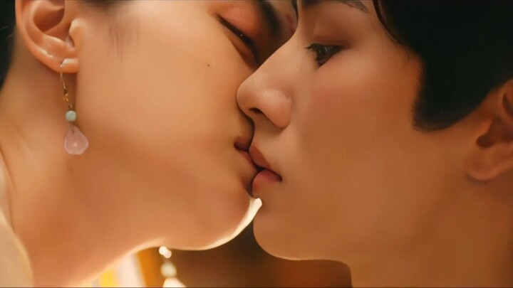 Drachin Seru banget wajib nonton (Tema Kerajaan Yang dibumbui Adegan kiss)