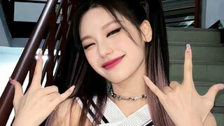 [TXT | ITZY] That Year, Apricot Blossoms in a Gentle Rain: The Golden Boys and Girls of the Fifth Ge