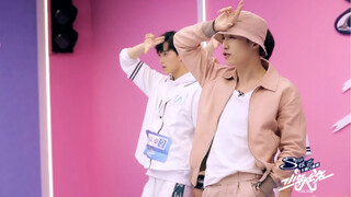 张艺兴 《love shot》性感舞蹈现场教学歌的灵魂wave，亲自上阵指导