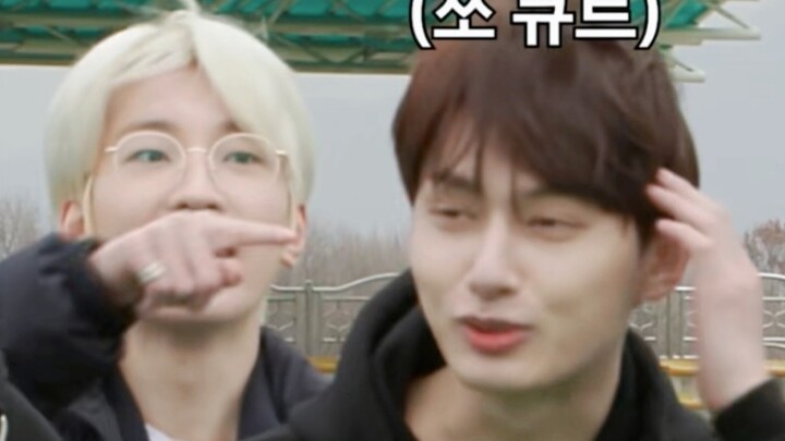 Anh ấy dễ thương quá, em thích anh ấy.