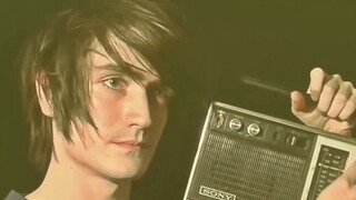 When people around you don't understand what you're listening to "Hero".