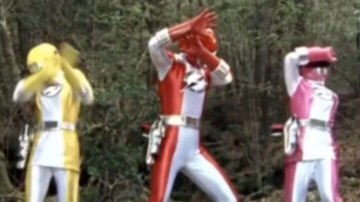 Teruskan ini ke teman-temanmu yang suka tokusatsu dan jangan katakan apa pun
