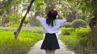 Menari di taman, aku siap berangkat ~ Kenakan masker ~ Jangan takut