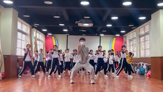 แอโรบิก "สุขภาพดีและสมบูรณ์แบบ" ของ Zhou Shen Baduanjin
