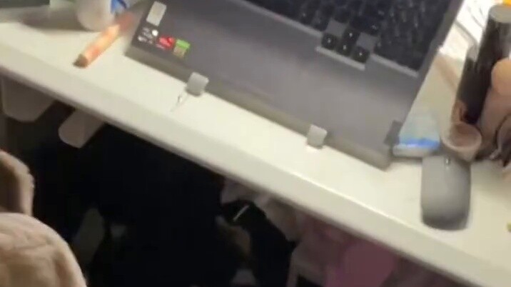 Tahun cinta paling murni, aku berpura-pura menjadi wakilmu untuk mendekatimu