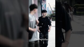 Sinh Viên Năm Nhất Trong Mắt Năm Cuối || Lí Phu Lợi - 里夫利