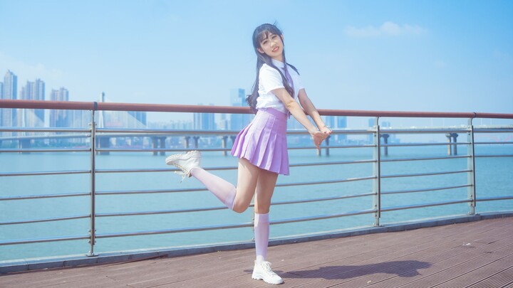 Energetic junior girl’s super sweet cover dance to “What is Love?” [Snow Crab] [Starry Sky]