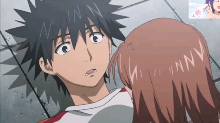 Misaka Mikoto menjegal Kamijou Touma di jalan dan menarik perhatian seluruh sekolah.