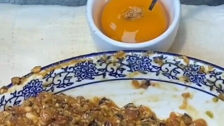 The boss said he's really good at making stuffed eggs, so he asked me to film it. Finally got to tas