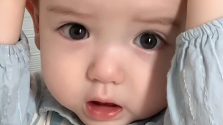 Mom, my head itches as soon as I fall asleep.