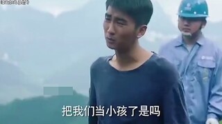 村里征地建基站扶贫，谁料懒汉抢种药材讹钱，不给就不让建