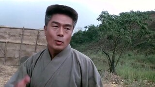 徒手打碎石头这段，是李连杰故意加的戏，不料意外造成了经典！