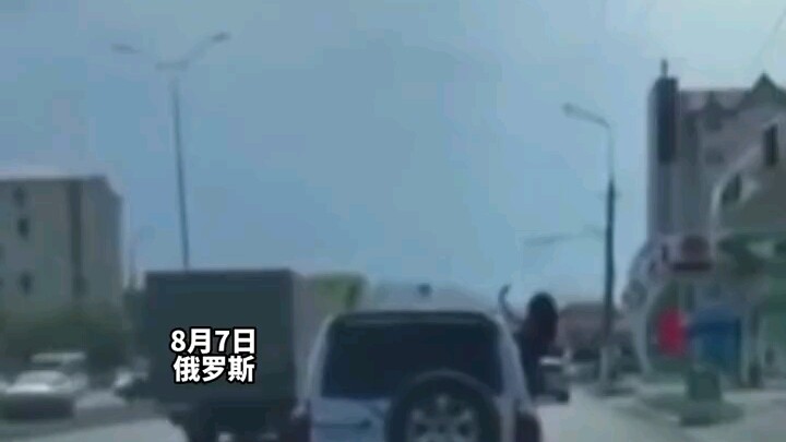 สาวโผล่ตัวออกมานั่งเบาะข้างคนขับแล้วเต้น แต่สุดท้าย…