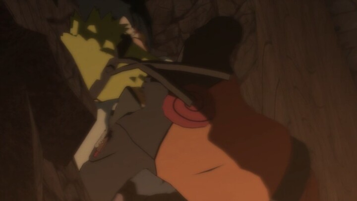 哪有偷摸大鸡是这样打架的？脸凑那么近还啃脖子？😍