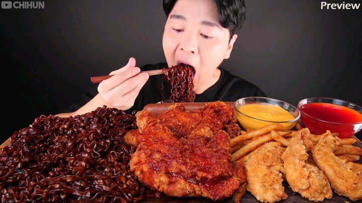 ASMR MUKBANG | BLACK BEAN NOODLES & SPICY FRIED CHICKEN SAUSAGE EATING