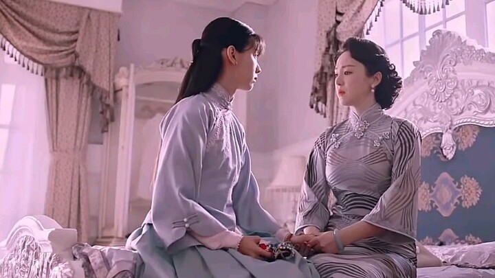 When the aunt found out that he liked Hang Jing, she tried her best to bring him together.