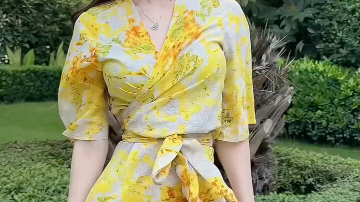 The yellow battle robe has arrived.