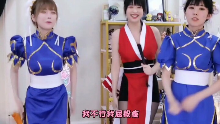 周淑怡 周姐和二台COS拳皇，身材爆炸了