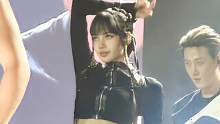 Sân khấu solo của buổi hòa nhạc LISA Manila LALISA + TIỀN