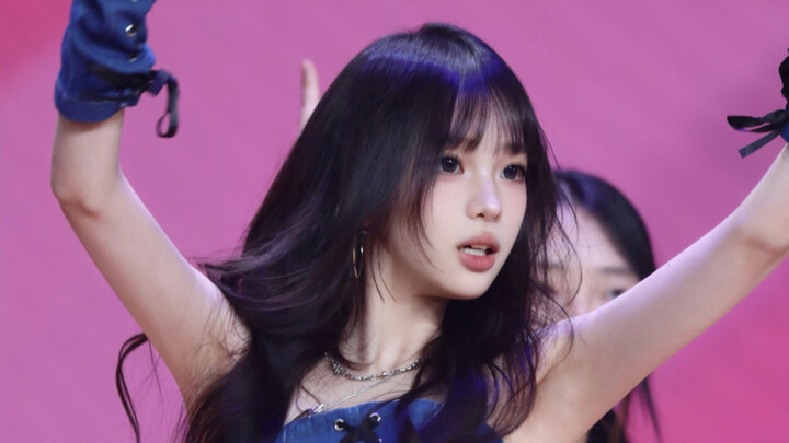 นักศึกษาปีสองในปักกิ่งแปลงโฉมเป็นไอดอลสาว