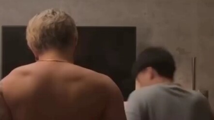 ครูแขนลายกับภรรยาสุดหวาน