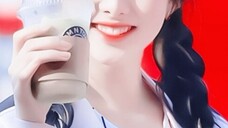 “出道前是被JYP到处炫耀的传奇练习生,一年内拍四个广告,还出演了前辈MV”