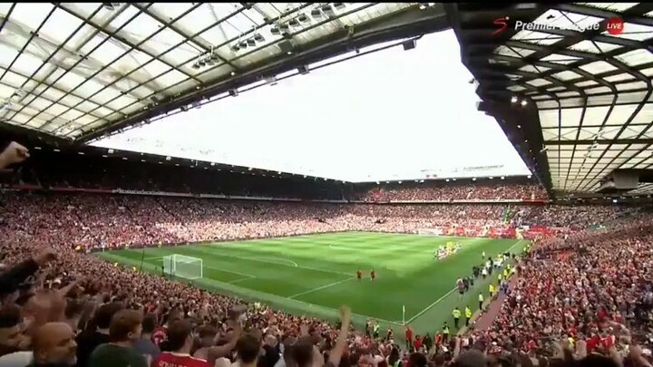 CR7 returned to MUFC. Legendary moment