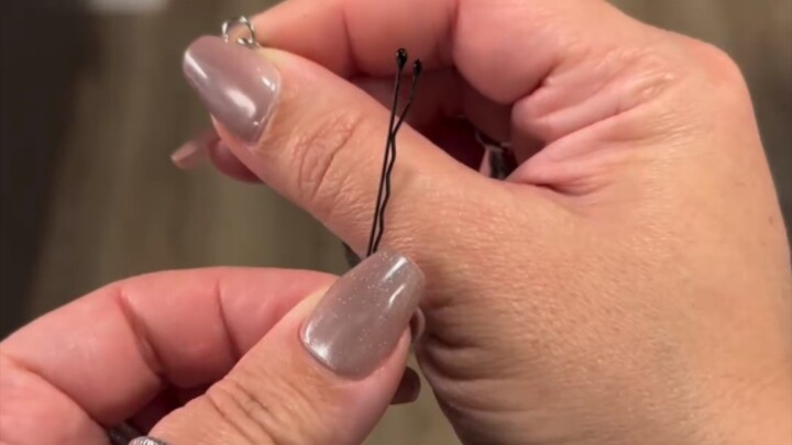 Can’t put on a bracelet yourself? A hair clip makes it a breeze!