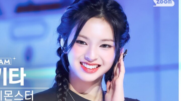 Chiquita 2K vertical-screen HD "CLIK CLAK" performance video!