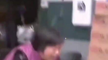 เจ้าของห้องชั้นบนโยนขยะลงมาที่ชั้นหนึ่งตลอด 20 ปี พอแก่ตัวแล้วก็อยากติดตั้งลิฟต์ แต่คนชั้นหนึ่งบอกว่