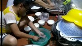 Việt Nam dân cgur cộn hòa đàn ông rửa bts đàn bà ngồi chơi !! (⌒∇⌒)