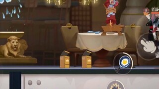 Tom and Jerry Mobile Game: The King was too domineering at the beginning, and was sent flying by the