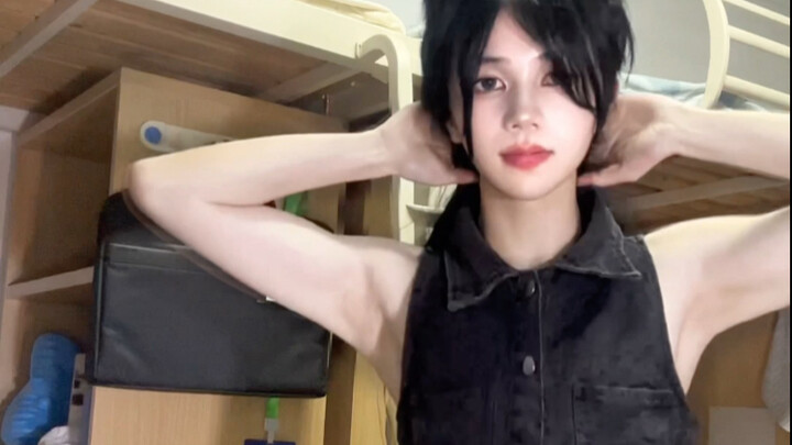 Berbahayakah berpakaian seperti ini di asrama pria? Saya sungguh ingin merekrut beberapa teman sekam