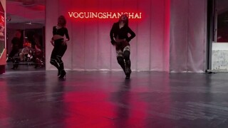 Dance, Femininity and Localization in Voguing
